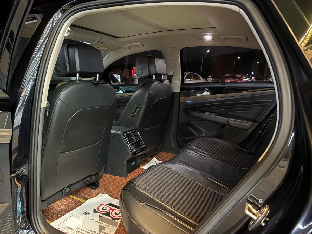 2019 Volkswagen Passat 2.0T 186HP L4 7DCT,autocango,china used car exporter,china ev exporter,chinese used car exporter,chinese used ev exporter