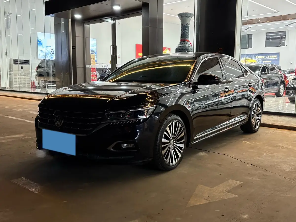2019 Volkswagen Passat 2.0T 186HP L4 7DCT