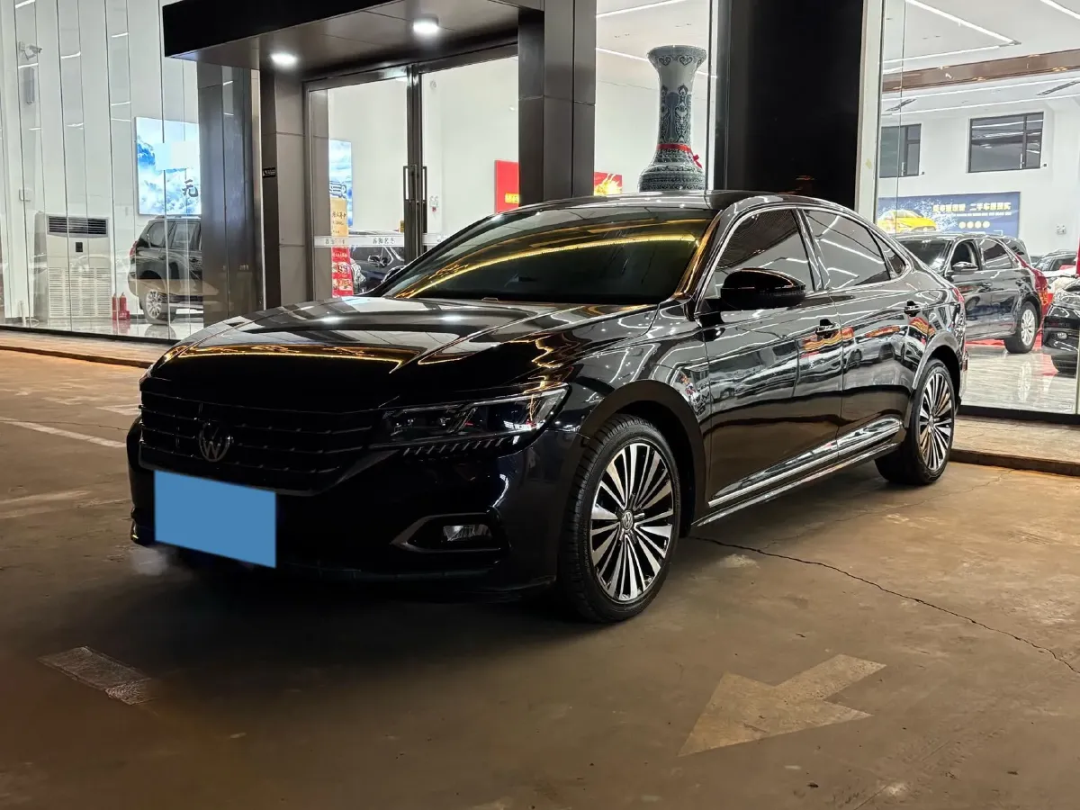 2019 Volkswagen Passat 2.0T 186HP L4 7DCT,autocango,china used car exporter,china ev exporter,chinese used car exporter,chinese used ev exporter