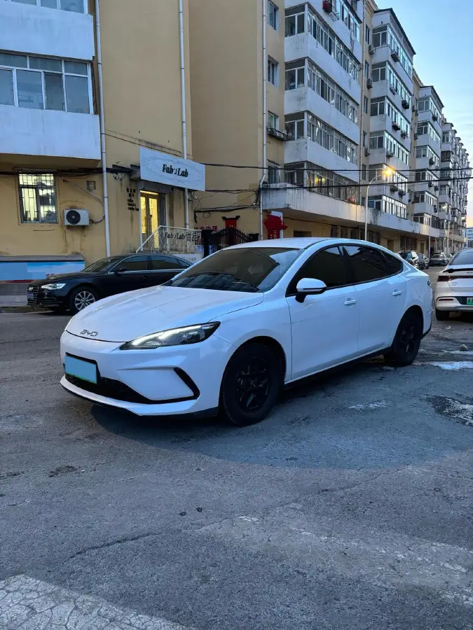 2025 BYD Seal05 DM-i 1.5L 101HP L4 E-CVT PHEV 7.68KWH