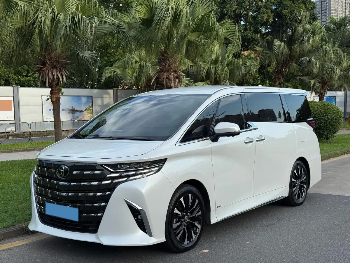 2024 Toyota Alphard 2.5L 190HP L4 E-CVT Hybrid