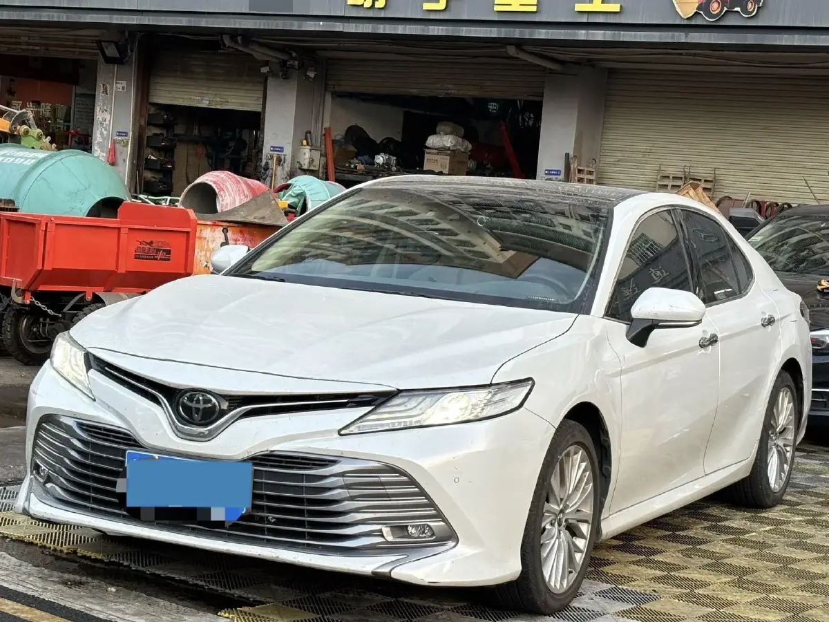 2019 Toyota Camry 2.5L 209HP L4 8AT