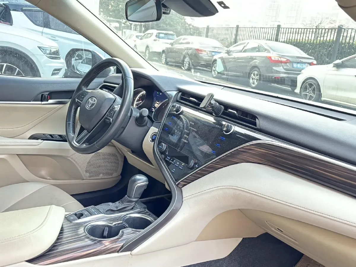 2019 Toyota Camry 2.5L 209HP L4 8AT,autocango,china used car exporter,china ev exporter,chinese used car exporter,chinese used ev exporter