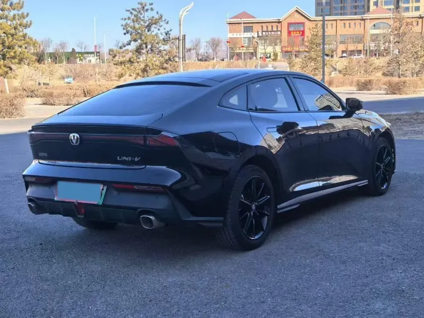 2023 ChangAn UNI-V iDD 1.5T 170HP L4 6TCT PHEV 18.4KWH,autocango,china used car exporter,china ev exporter,chinese used car exporter,chinese used ev exporter