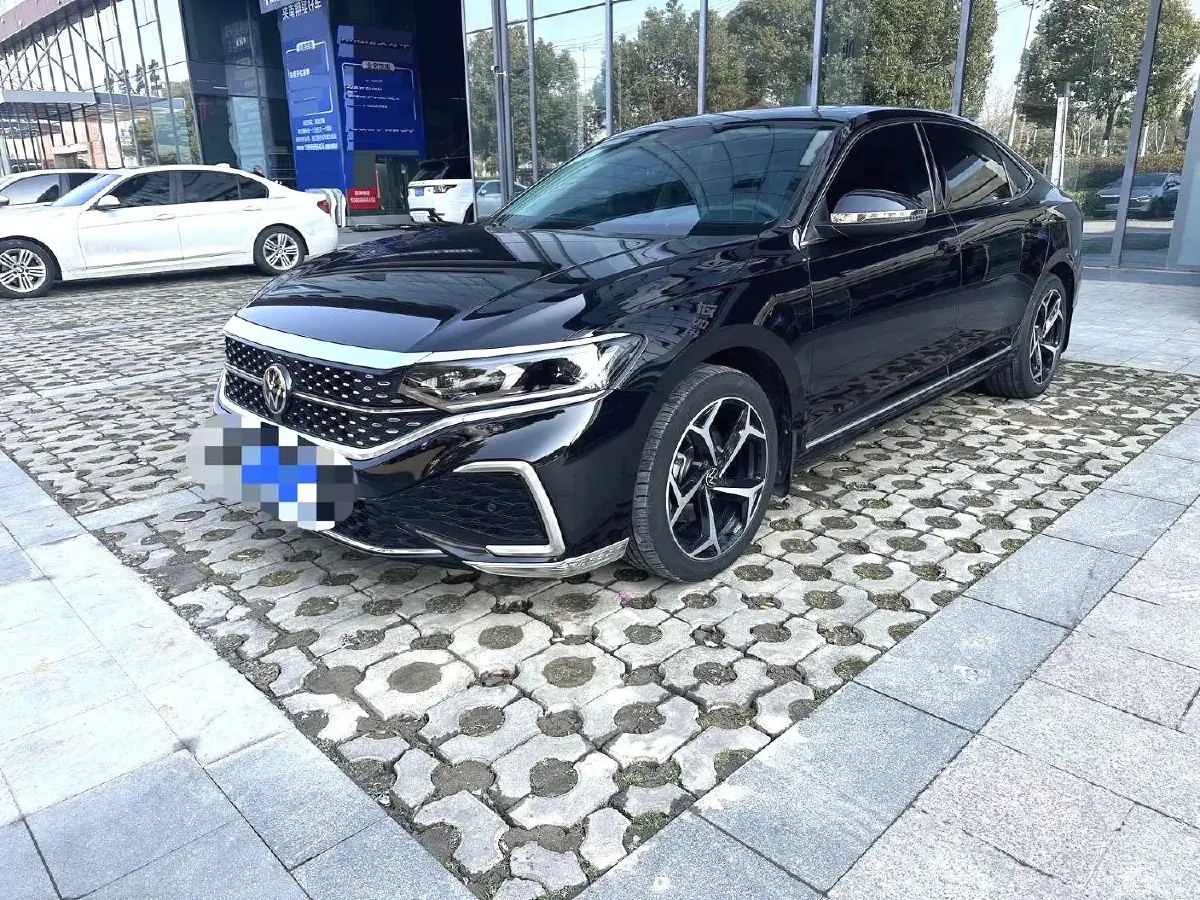 2023 Volkswagen Passat 2.0T 186HP L4 7DCT