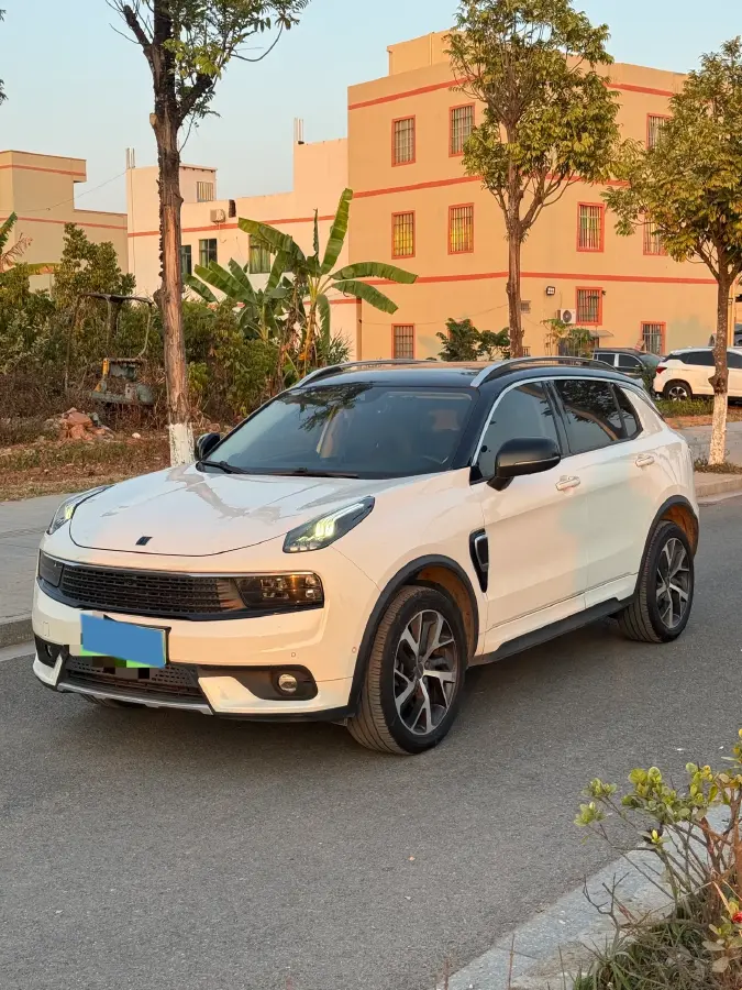2019 LYNK&CO 01 EM-P 1.5T 180HP L3 7DCT PHEV 9.4KWH