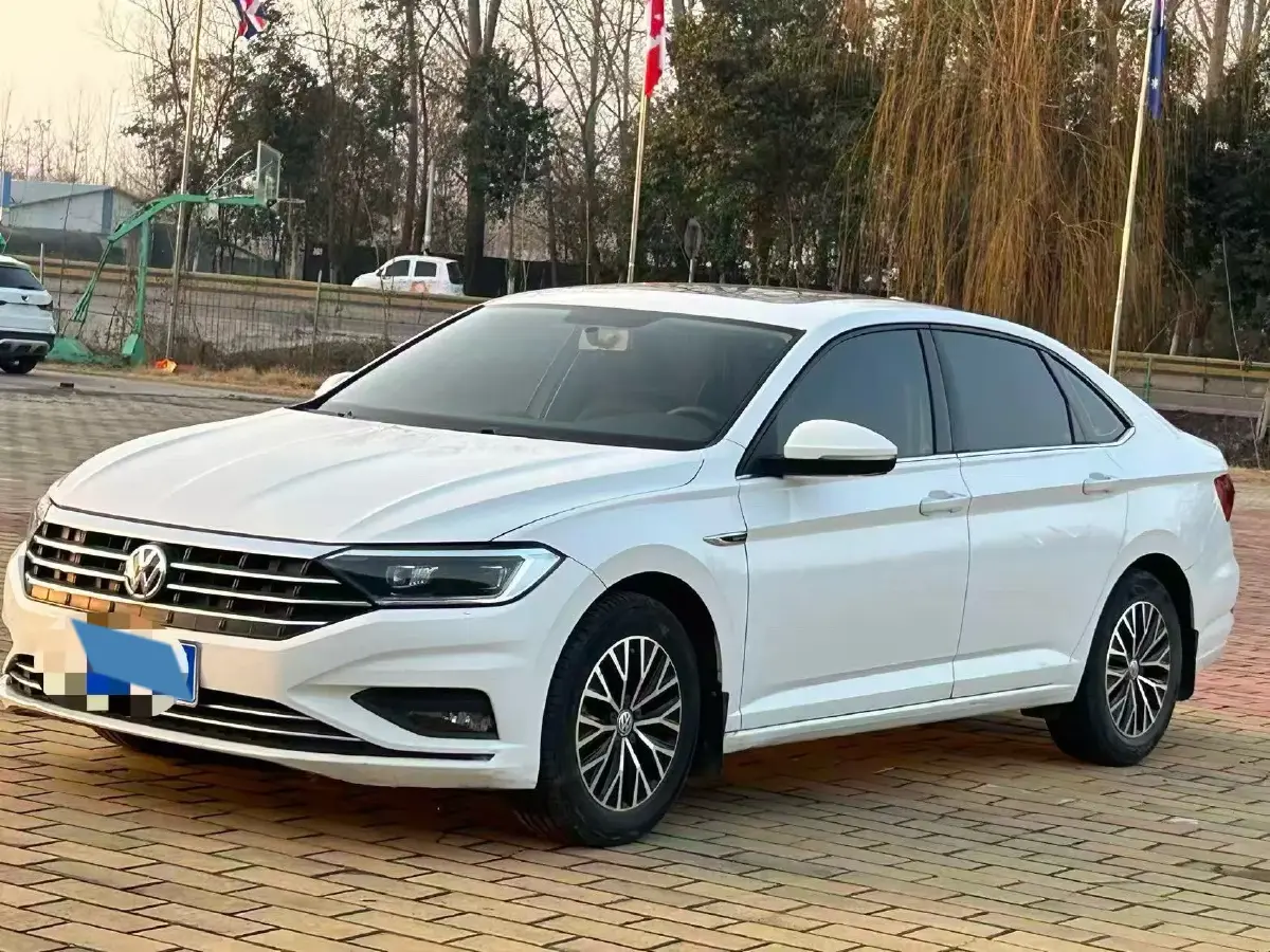 2020 Volkswagen Sagitar 1.2T 116HP L4 7DCT