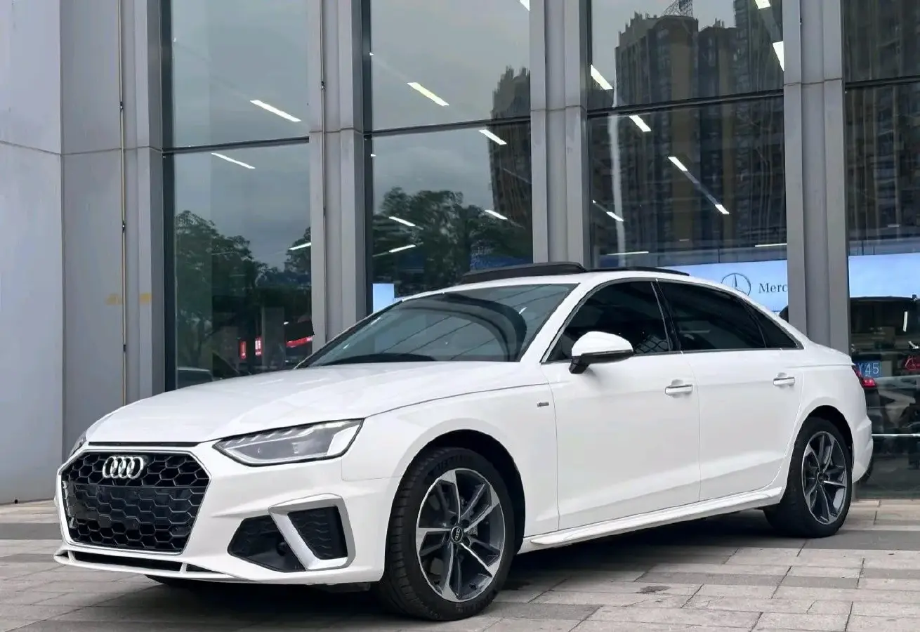 2022 Audi A4L 2.0T 190HP L4 7DCT
