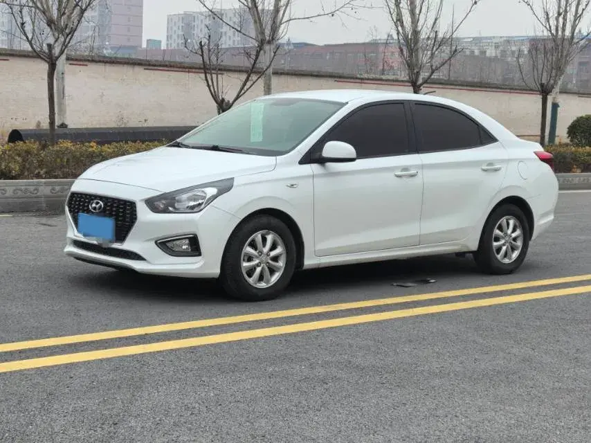 2017 Hyundai Reina 1.4L 95HP L4 5MT