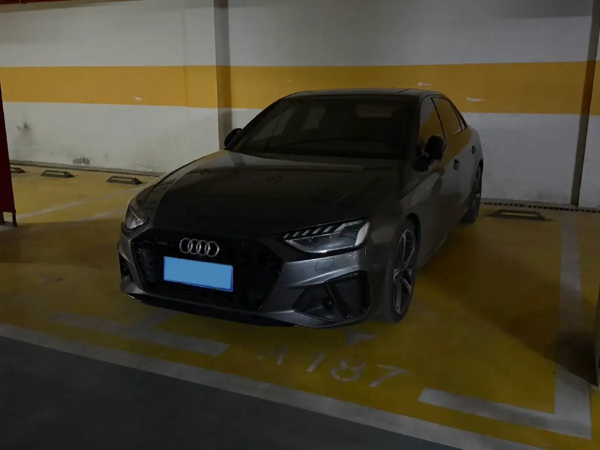 2022 Audi A4L 2.0T 252HP L4 7DCT