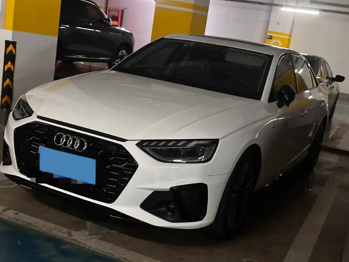 2022 Audi A4L 2.0T 190HP L4 7DCT