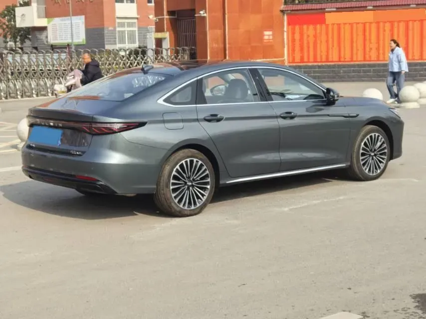 2025 Fulwin FulwinA8L 1.5T 156HP L4 1DHT PHEV 18.67KWH,autocango,china used car exporter,china ev exporter,chinese used car exporter,chinese used ev exporter