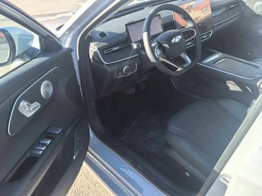 2025 Fulwin FulwinA8L 1.5T 156HP L4 1DHT PHEV 18.67KWH,autocango,china used car exporter,china ev exporter,chinese used car exporter,chinese used ev exporter