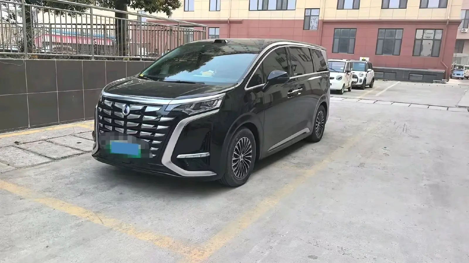 2024 Denza D9 1.5T 139HP L4 E-CVT PHEV 40KWH