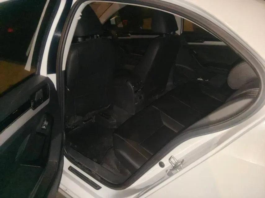 2018 KingLong KaiTe 2.3T 110HP L4 5MT,autocango,china used car exporter,china ev exporter,chinese used car exporter,chinese used ev exporter