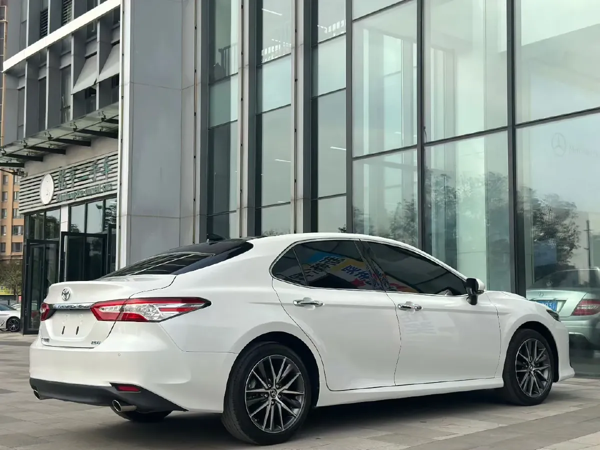 2021 Toyota Camry 2.5L 209HP L4 8AT,autocango,china used car exporter,china ev exporter,chinese used car exporter,chinese used ev exporter