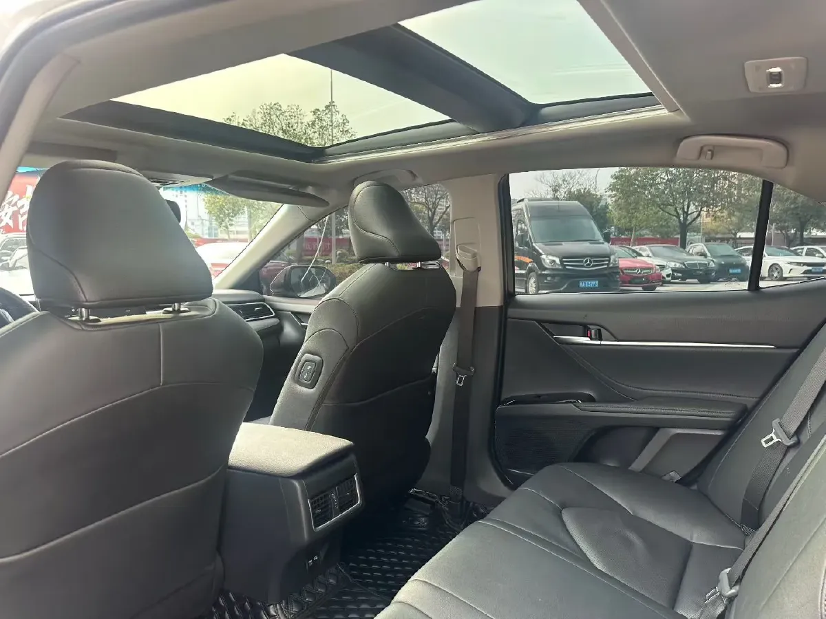 2021 Toyota Camry 2.5L 209HP L4 8AT,autocango,china used car exporter,china ev exporter,chinese used car exporter,chinese used ev exporter