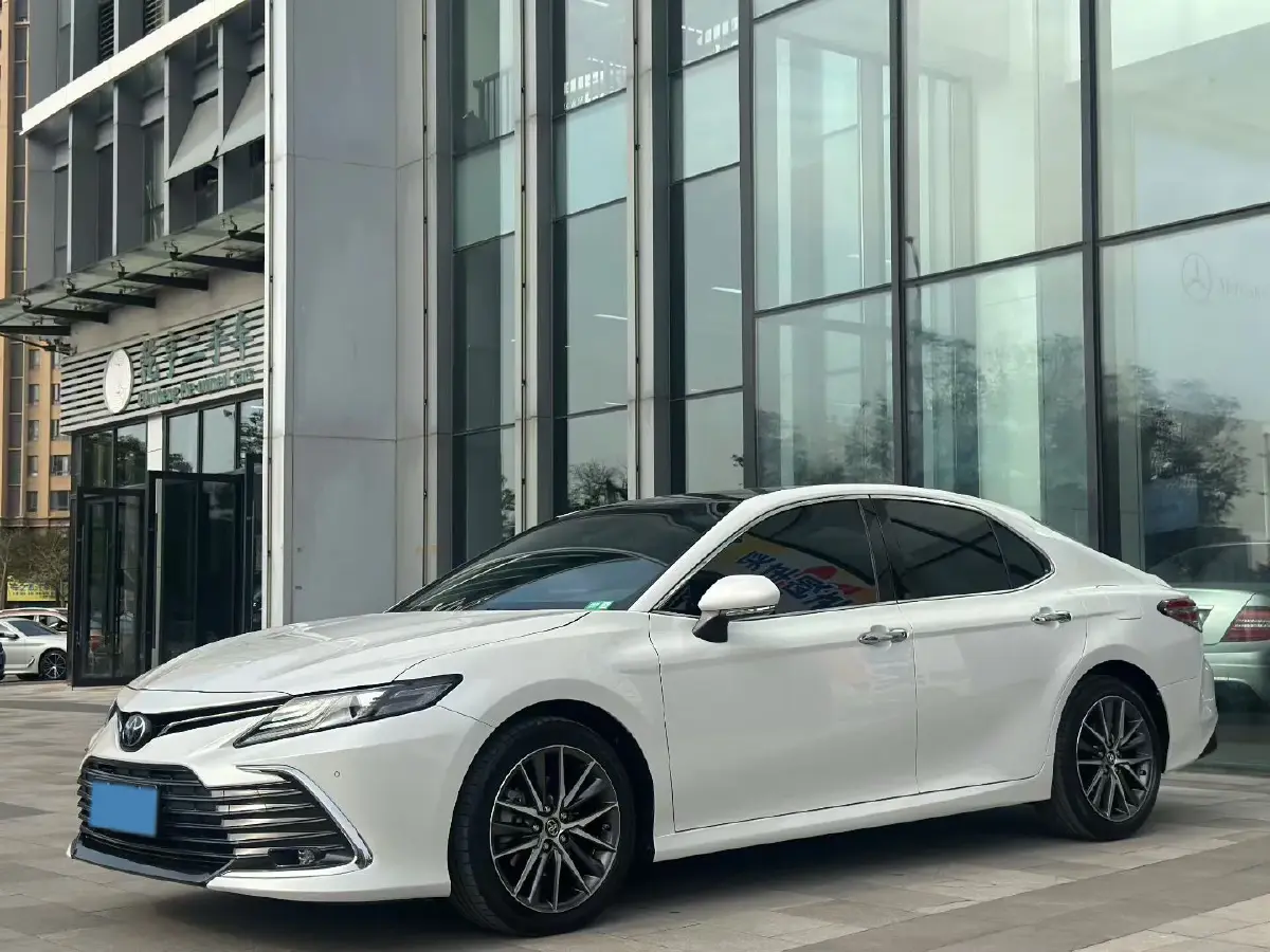 2021 Toyota Camry 2.5L 209HP L4 8AT