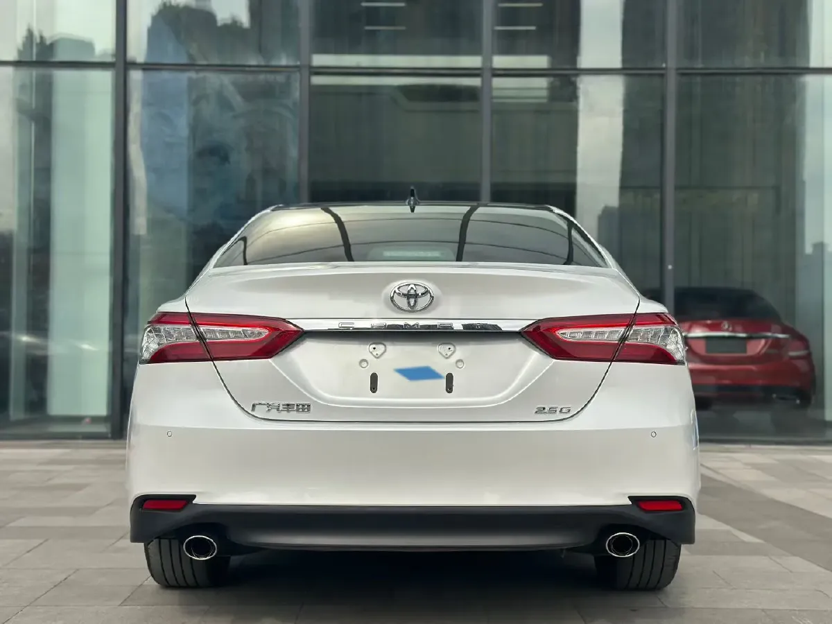 2021 Toyota Camry 2.5L 209HP L4 8AT,autocango,china used car exporter,china ev exporter,chinese used car exporter,chinese used ev exporter