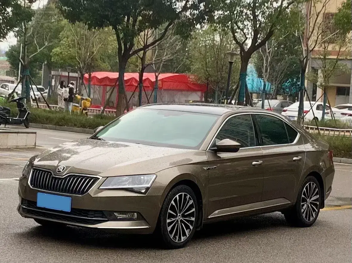 2018 Skoda Superb 1.8T 180HP L4 7DCT