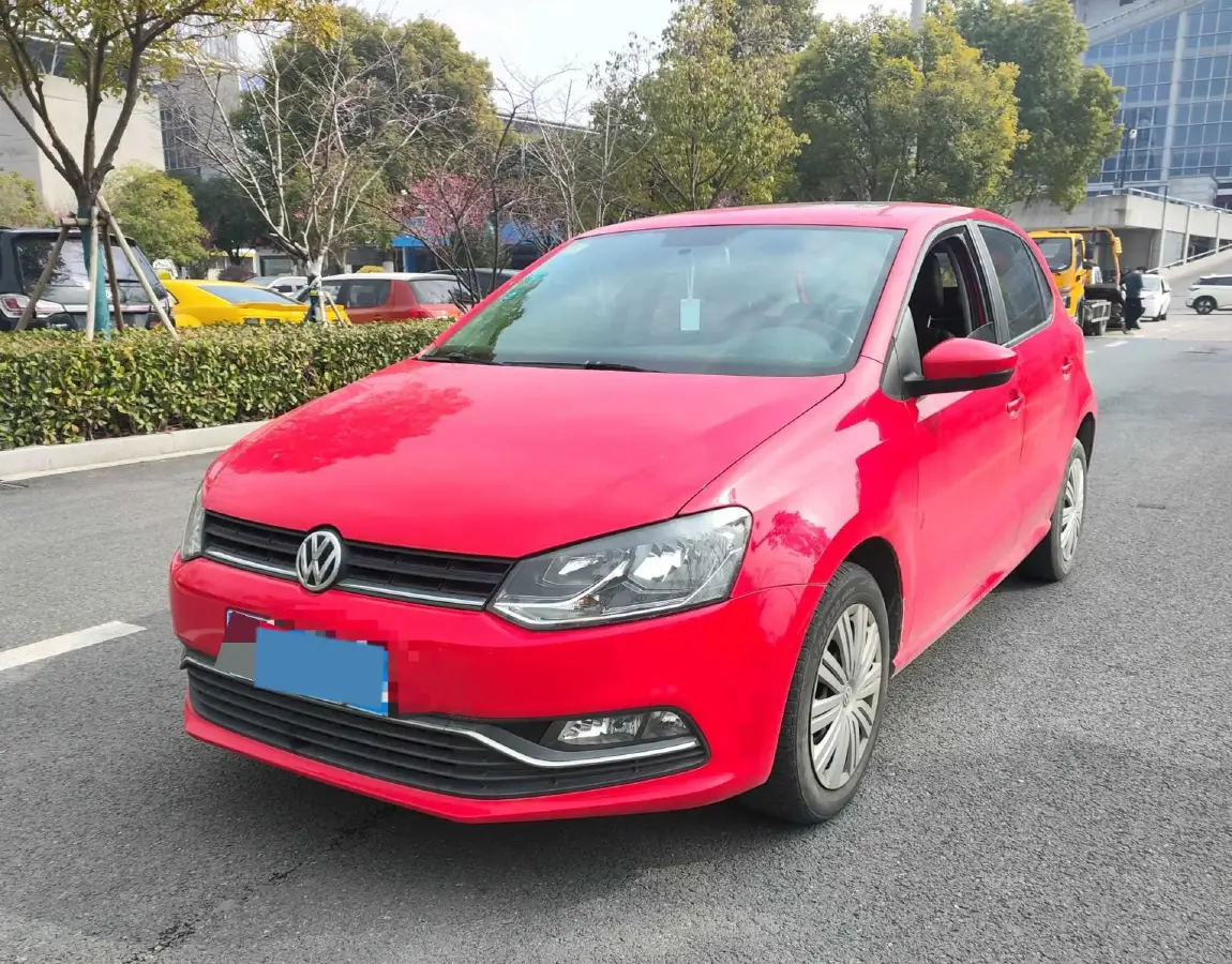 2016 Volkswagen Polo 1.6L 110HP L4 6AT