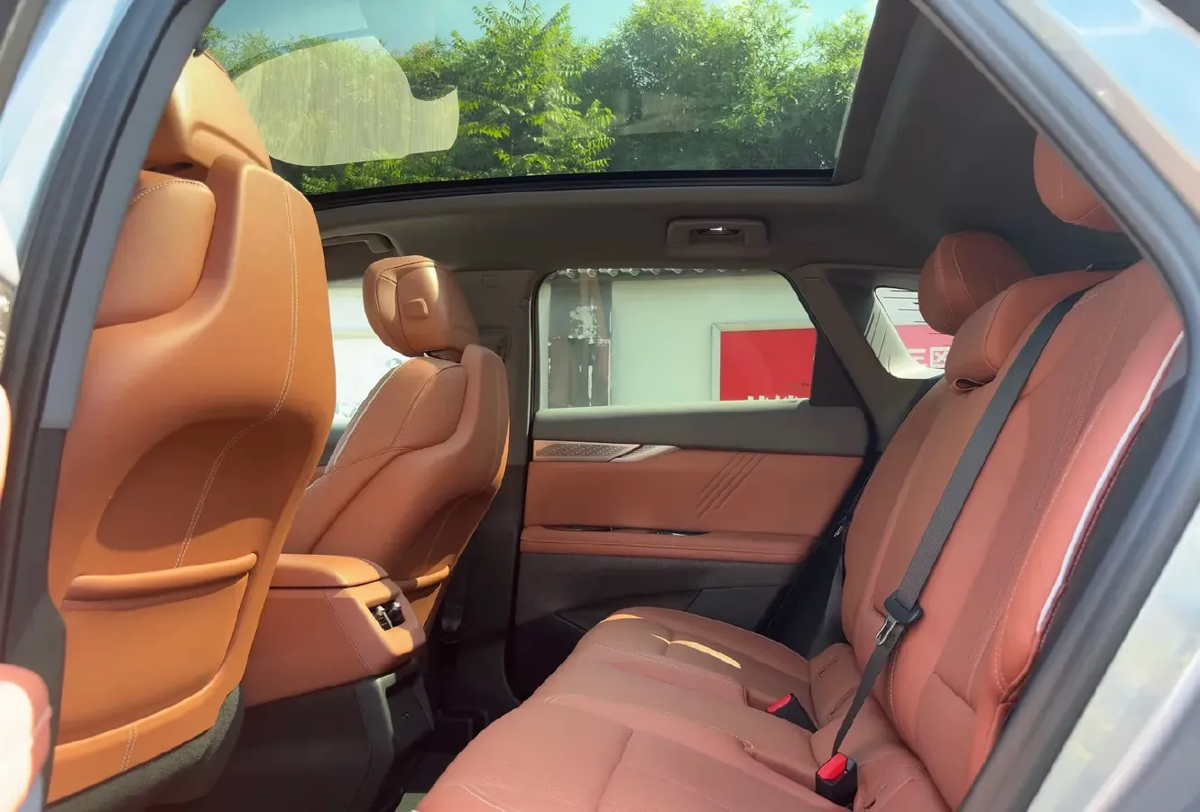 2024 Cadillac OPTIQ BEV 79.7KWH,autocango,china used car exporter,china ev exporter,chinese used car exporter,chinese used ev exporter