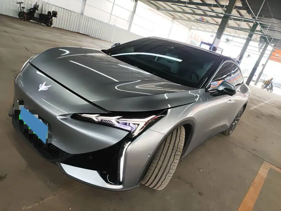 2025 ARCFOX αS5 BEV