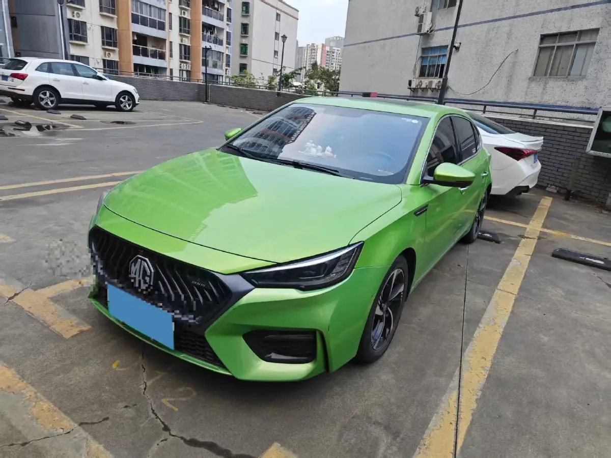 2020 Roewe RX5 1.5T 169HP L4 AMT PHEV 11.1KWH