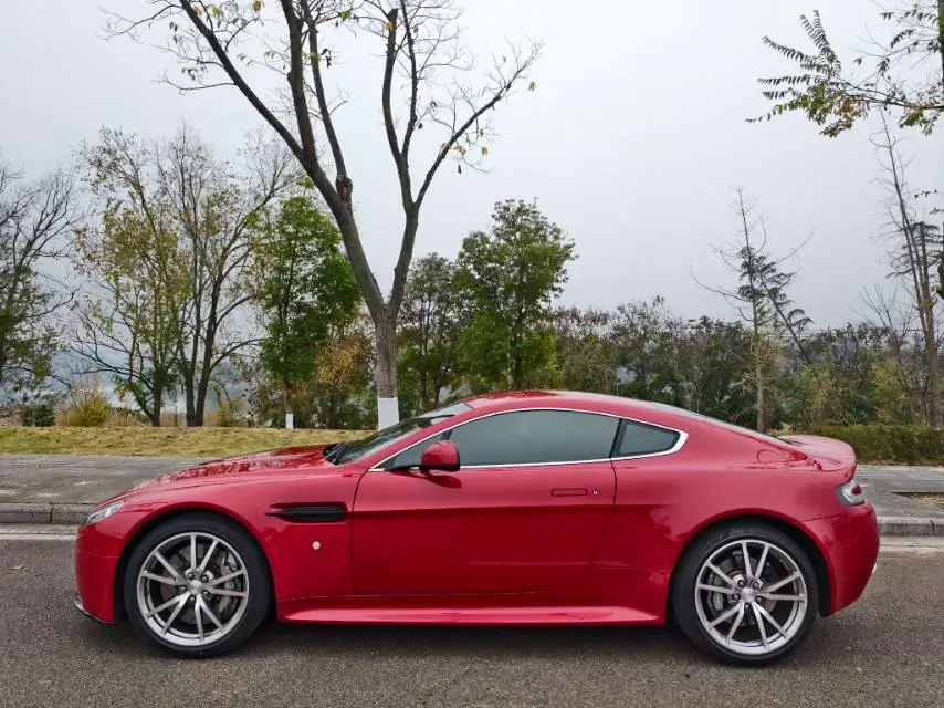 2012 Aston Martin V12 Vantage 6.0L 517HP V12 6MT,autocango,china used car exporter,china ev exporter,chinese used car exporter,chinese used ev exporter