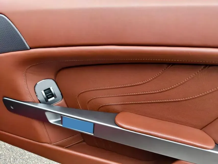 2012 Aston Martin V12 Vantage 6.0L 517HP V12 6MT,autocango,china used car exporter,china ev exporter,chinese used car exporter,chinese used ev exporter