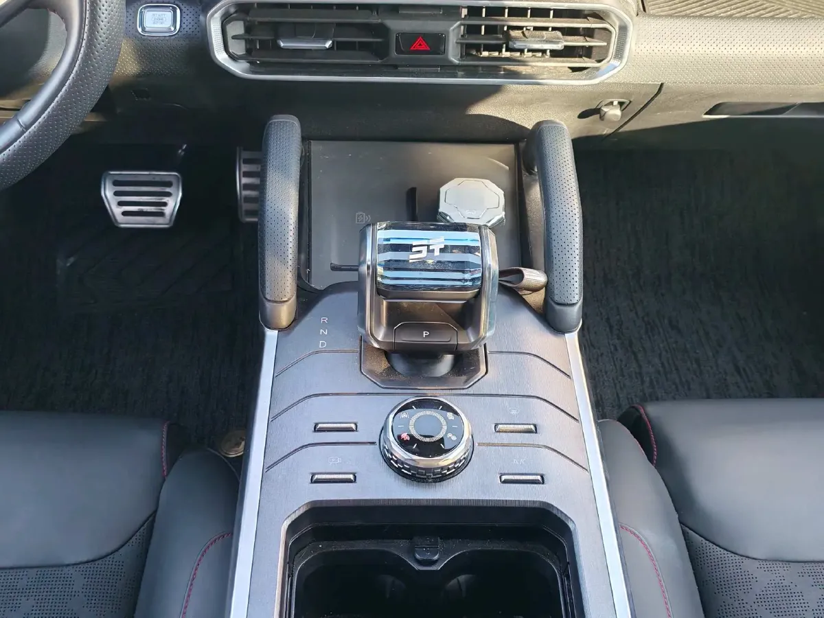 2024 Jetour ShanHai TravellerC-DM 1.5T 156HP L4 3DHT PHEV 43.24KWH,autocango,china used car exporter,china ev exporter,chinese used car exporter,chinese used ev exporter