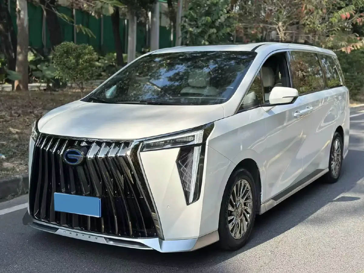 2023 GAC Trumpchi M8 2.0T 190HP L4 E-CVT Hybrid