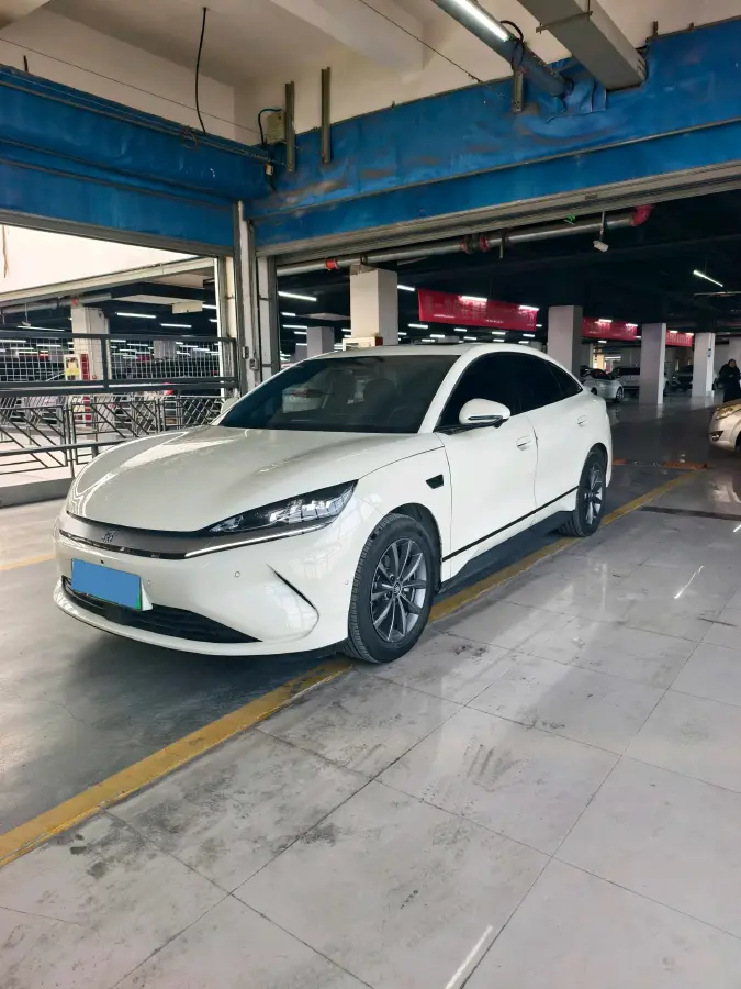 2025 BYD QinL BEV