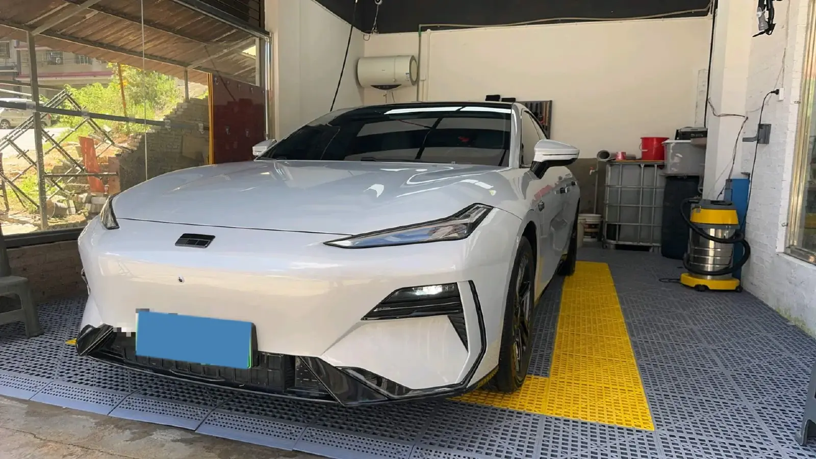 2024 Geely Galaxy E8 BEV 62KWH