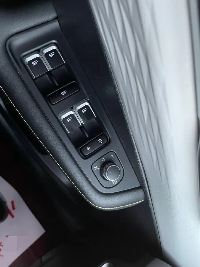 2022 Geely Coolray 1.5T 181HP L4 7DCT,autocango,china used car exporter,china ev exporter,chinese used car exporter,chinese used ev exporter