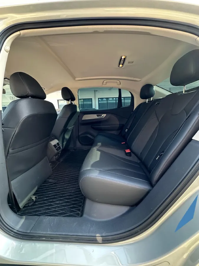 2024 HongQi E-QM5 BEV 72KWH,autocango,china used car exporter,china ev exporter,chinese used car exporter,chinese used ev exporter