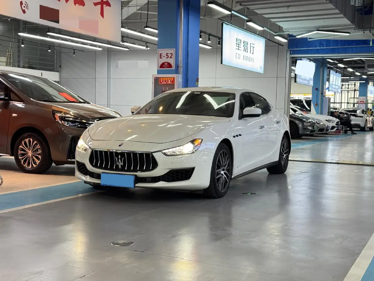 2021 Maserati Ghibli 2.0T 330HP L4 8AT