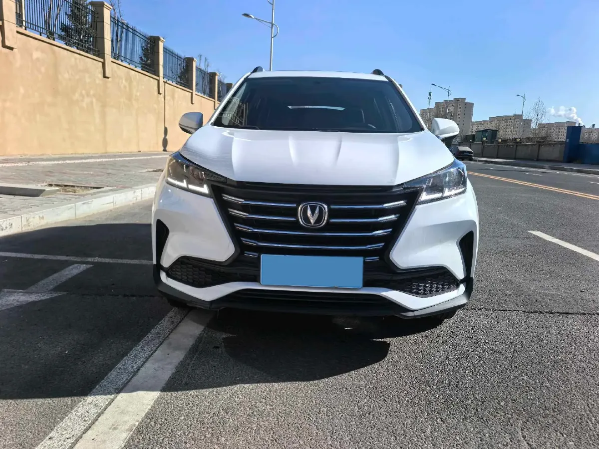 2021 ChangAn CS15 1.5L 107HP L4 5DCT,autocango,china used car exporter,china ev exporter,chinese used car exporter,chinese used ev exporter
