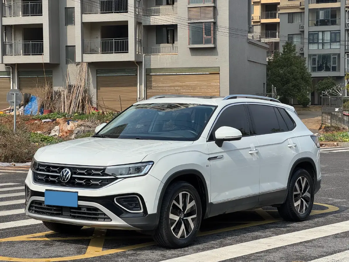 2023 Volkswagen Tayron 2.0T 186HP L4 7DCT