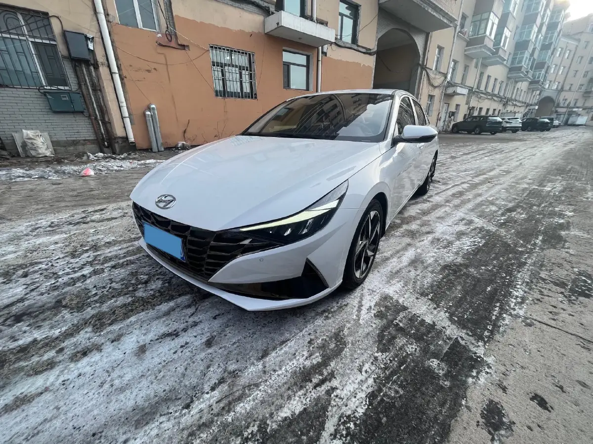 2022 Hyundai Elantra 1.5L 115HP L4 CVT