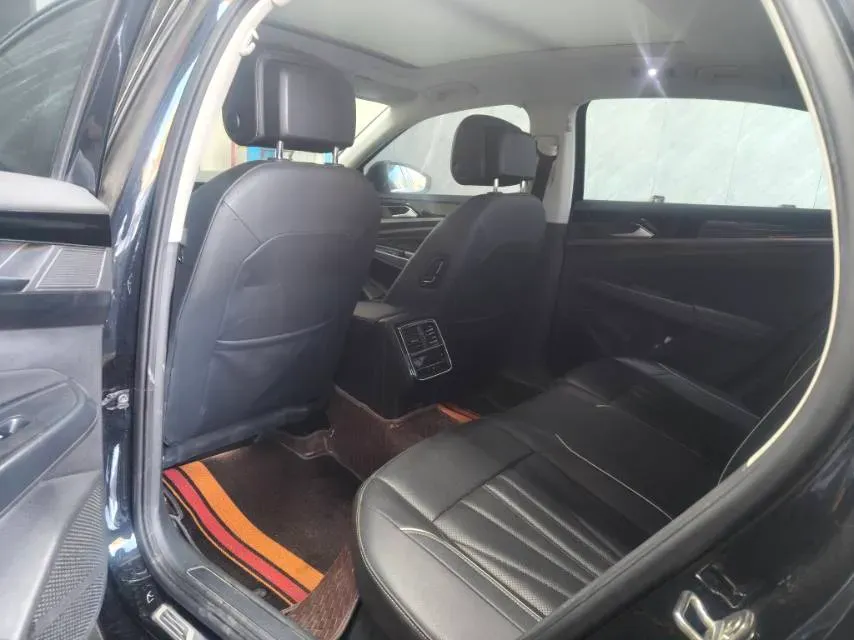 2024 Volkswagen Passat 2.0T 220HP L4 7DCT,autocango,china used car exporter,china ev exporter,chinese used car exporter,chinese used ev exporter