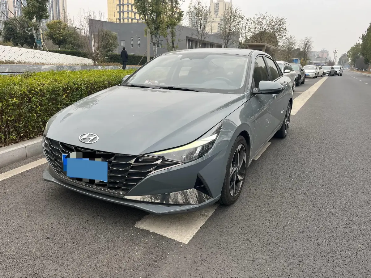 2022 Hyundai Elantra 1.5L 115HP L4 CVT