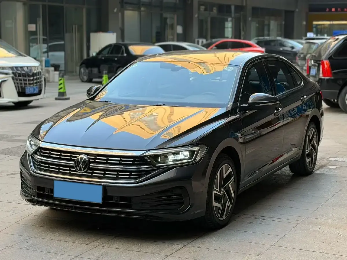2023 Volkswagen Sagitar 1.2T 116HP L4 7DCT