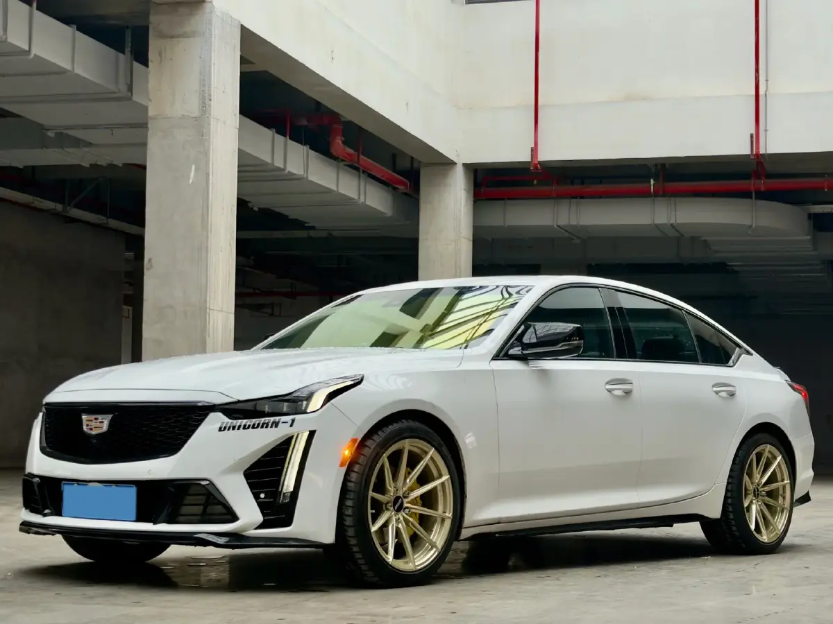 2022 Cadillac CT5 2.0T 237HP L4 10AT