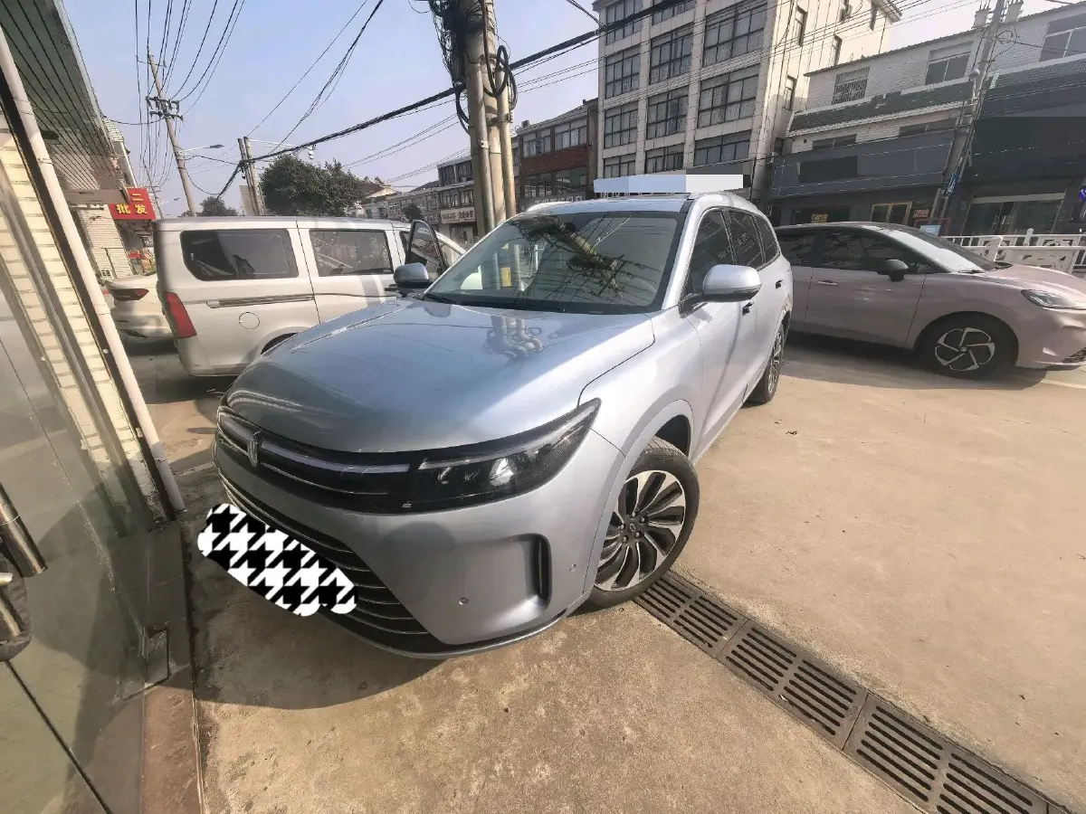 2023 HIMA AITO M5 1.5T 152HP L4 REEV 40KWH