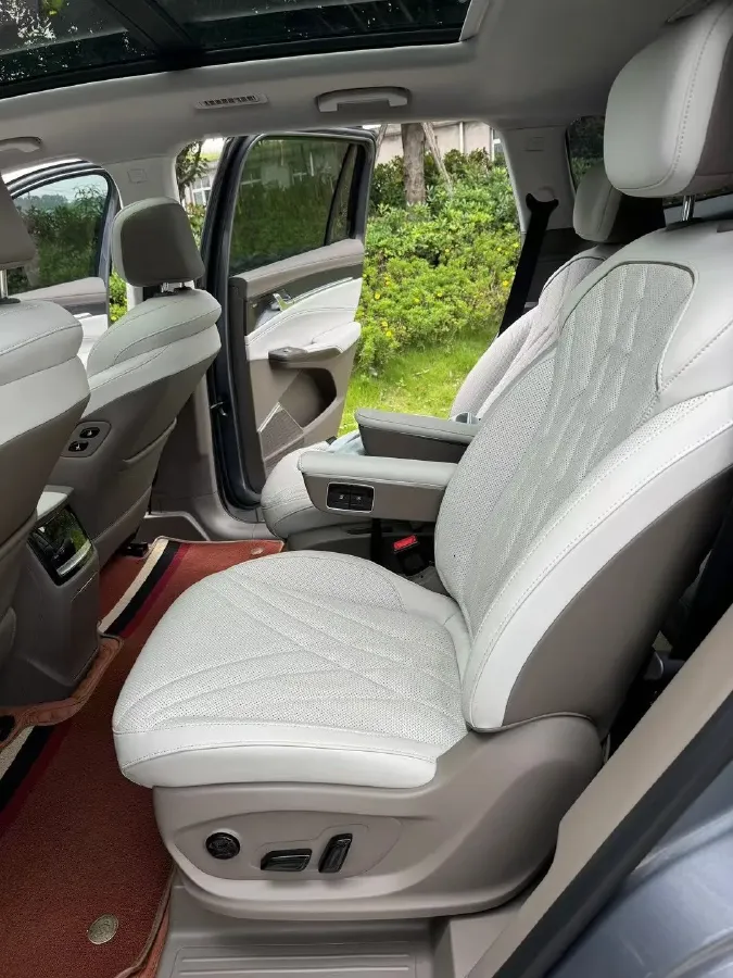 2023 Roewe RX9 2.0T 242HP L4 9AT,autocango,china used car exporter,china ev exporter,chinese used car exporter,chinese used ev exporter