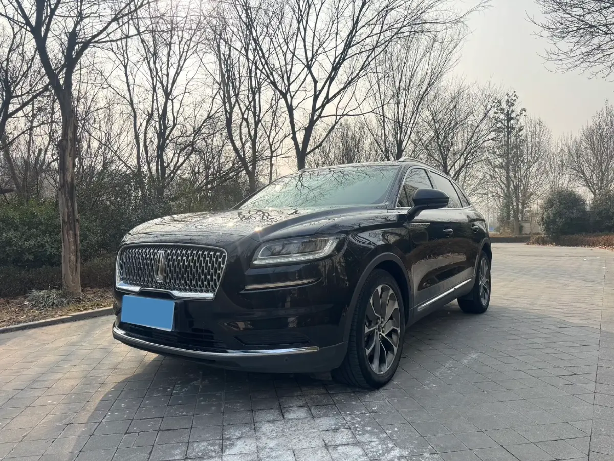 2021 Lincoln Nautilus 2.0T 245HP L4 8AT