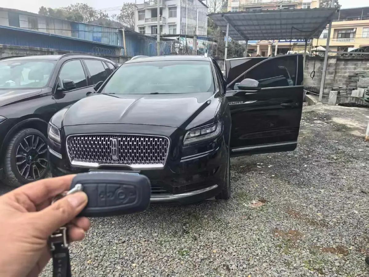 2021 Lincoln Nautilus 2.0T 245HP L4 8AT