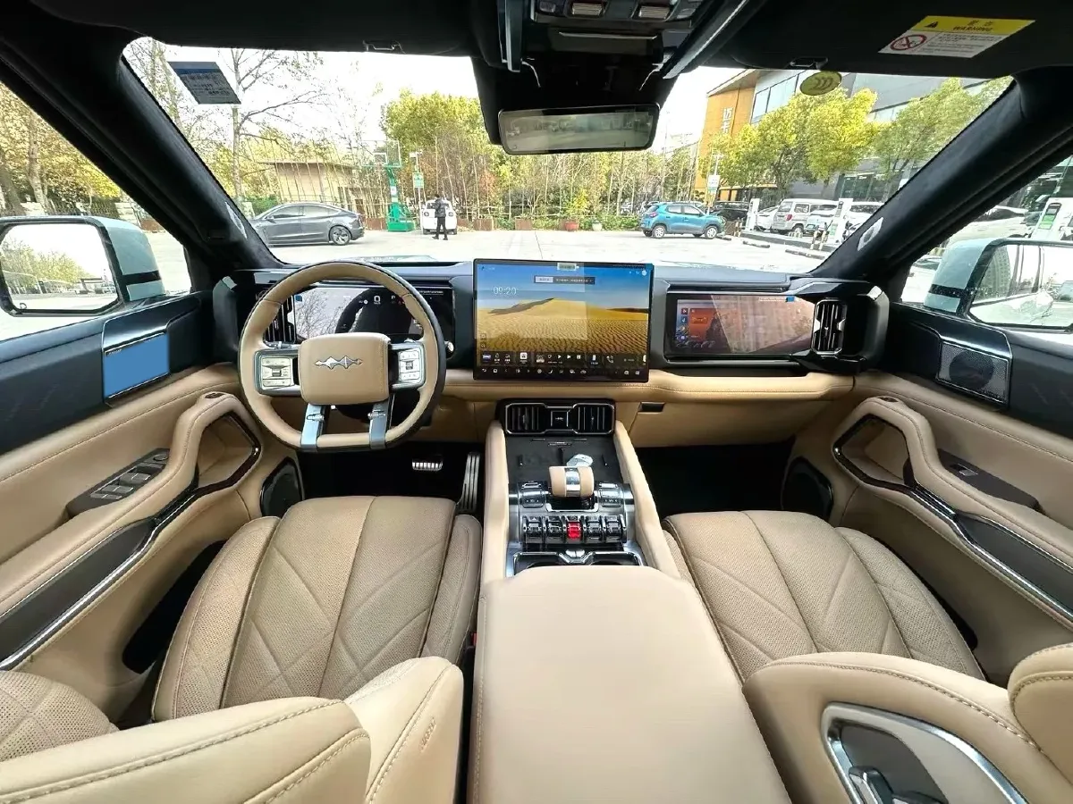 2025 FangChengBao Bao 8 2.0T 245HP L4 E-CVT PHEV 36.8KWH,autocango,china used car exporter,china ev exporter,chinese used car exporter,chinese used ev exporter