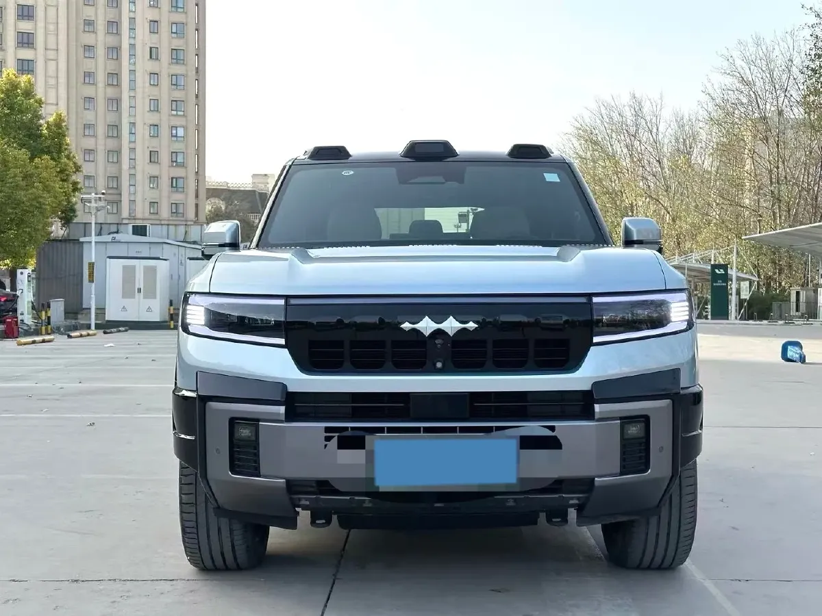 2025 FangChengBao Bao 8 2.0T 245HP L4 E-CVT PHEV 36.8KWH,autocango,china used car exporter,china ev exporter,chinese used car exporter,chinese used ev exporter